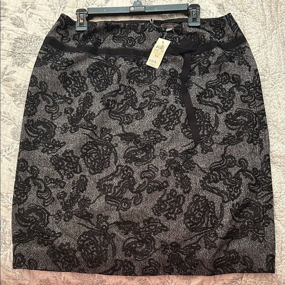 Ann Taylor Dresses & Skirts - Ann Taylor Black Floral Pencil Skirt